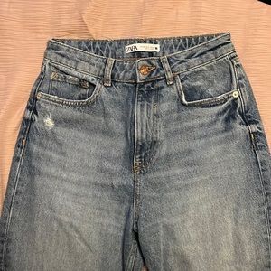 Zara US Size 4 Ripped Jeans